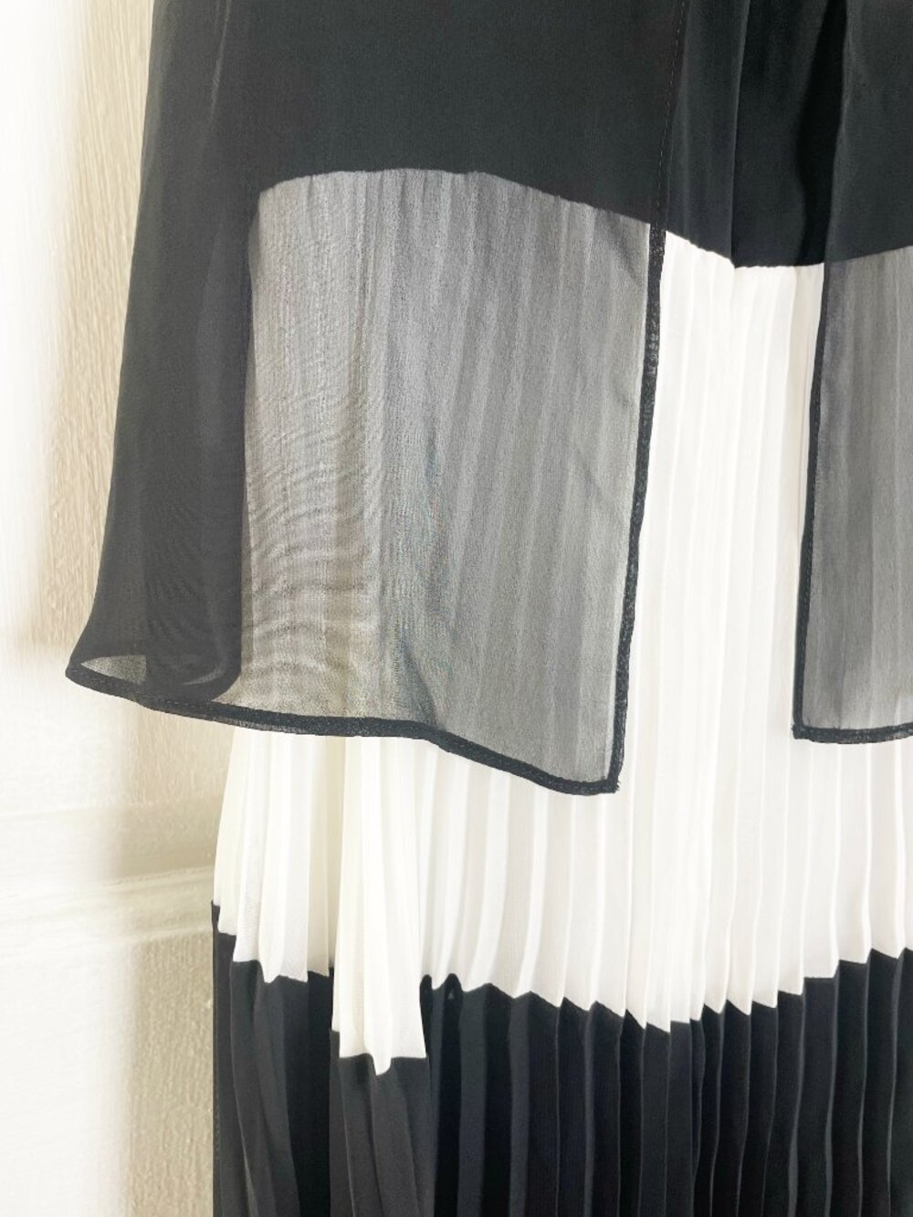 Calvin Klein Colorblock Black & White Pleated Popover Midi Dress Size 4 NWT - Picture 7 of 10